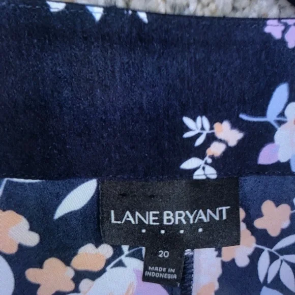 Floral V-Neck Women’s Top - Navy with Pink & White Flowers - Picture 6 of 7